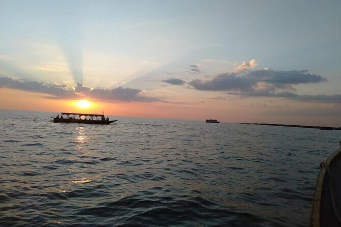 Sunset Dinner and drinks with a Floating Village cruise - Final thoughts on who this tour suits