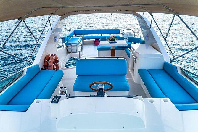 Sunset escape on Bluemoon 64ft from Dubai Marina to Atlantis - An Introduction to Dubais Sunset Yacht Experience