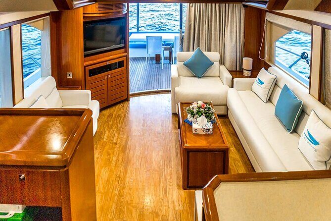Sunset escape on Bluemoon 64ft from Dubai Marina to Atlantis - Additional Considerations