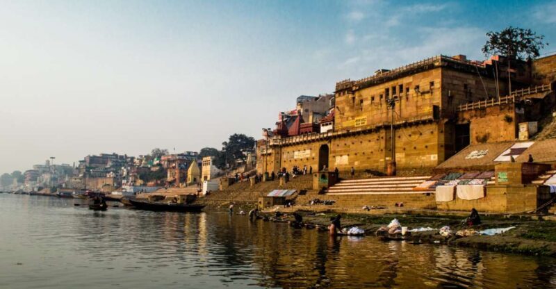 Sunset in Varanasi Tour with a local with free Ganga Aarti - Key Points