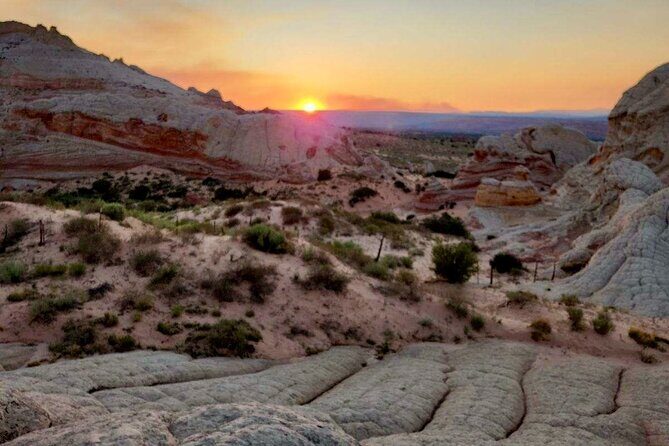 Sunset Off-Road White Pocket Guided Hike Activity - Small Group - The Hiking Experience