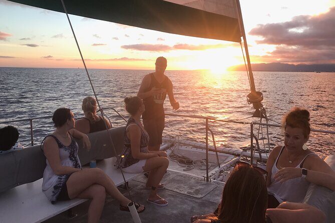 Sunset Sail Experience by Catamaran in Waikiki - Key Points