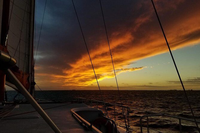 Sunset Sail in Miami: Complimentary Champagne Toast - Key Points