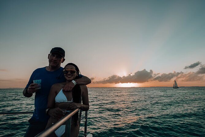 Sunset Sailing Adventure to Isla Mujeres Unlimited + Transfer from Cancún - An Honest Breakdown of the Experience