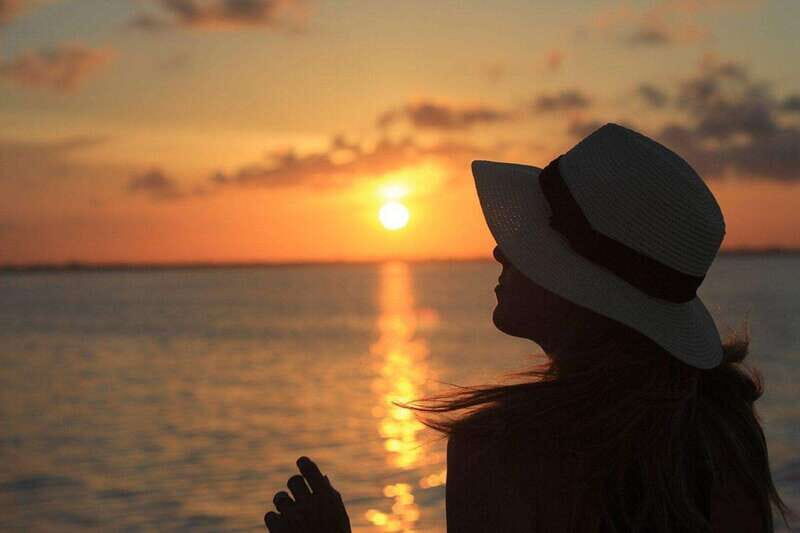 Sunset Sailing to Isla Mujeres with Cancún Transfer - Practical Details and What to Bring