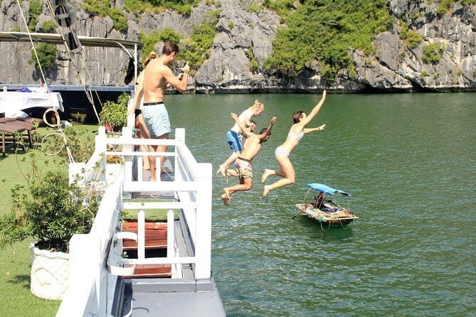 Sunset Tour in Lan Ha Bay | 4-star Daiichi Cruise - FAQs