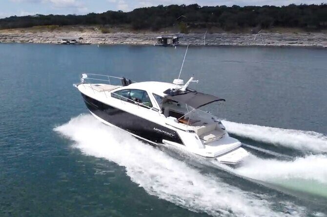 Sunset Yacht Charter Experience on Lake Travis - An In-Depth Look at the Sunset Yacht Experience