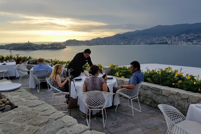 Super DeLuxe Bella Vista Dinner &1 Drink +2 Drinks at CliffDivers - A Dining Experience with a View at Bella Vista