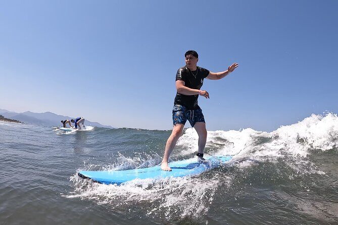Surf classes in Puerto Vallarta with local instructors - The Sum Up