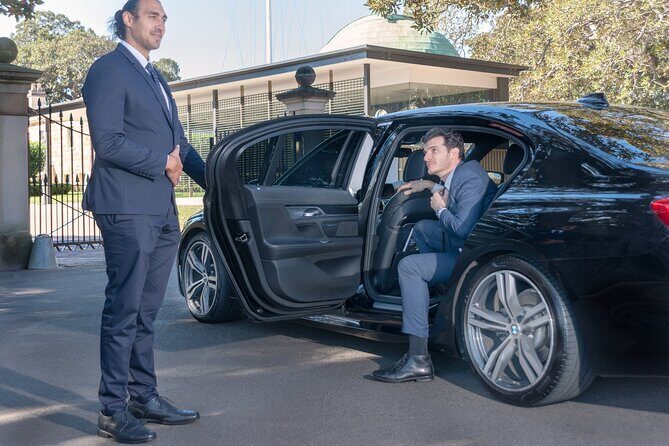 Surfers Paradise to Gold Coast Airport Luxury Transfer - Who Will Benefit Most from This Transfer?