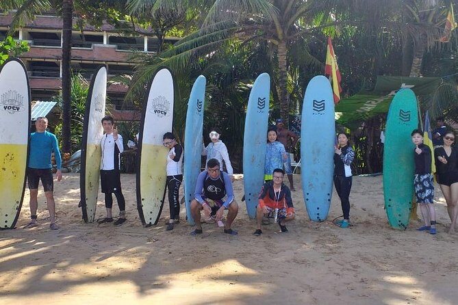 Surfing Lessons - The Experience in Detail