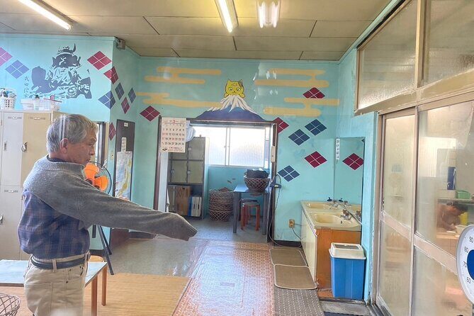 Sushi Chef class and Hot Spring Bath nearby Mt. Fuji - Frequently Asked Questions