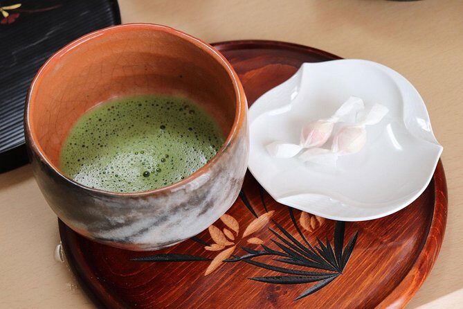 Sushi or Traditional Japanese Cuisine in a Kyoto Home with Emika - Key Points