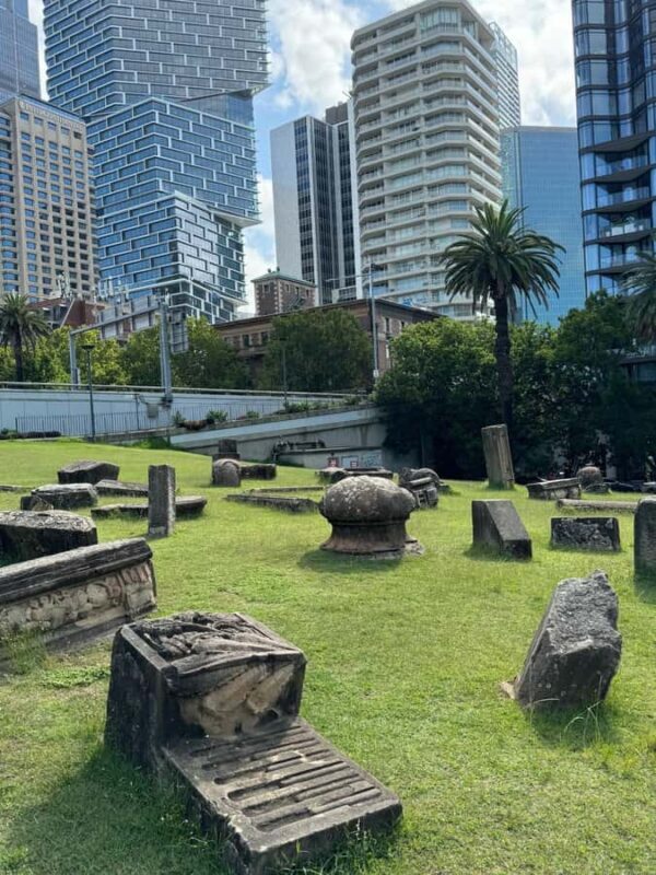 Sydney: City Highlights Walking Food Tour with Harbor Cruise - Starting Point and First Impressions