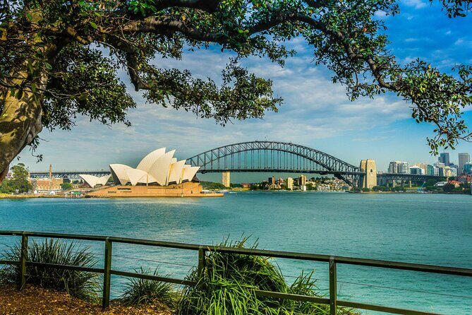 Sydney Combo: Morning Sightseeing to Bondi & Harbour Lunch Cruise - The Harbour Lunch Cruise: A Two-Hour Seafarer’s Delight