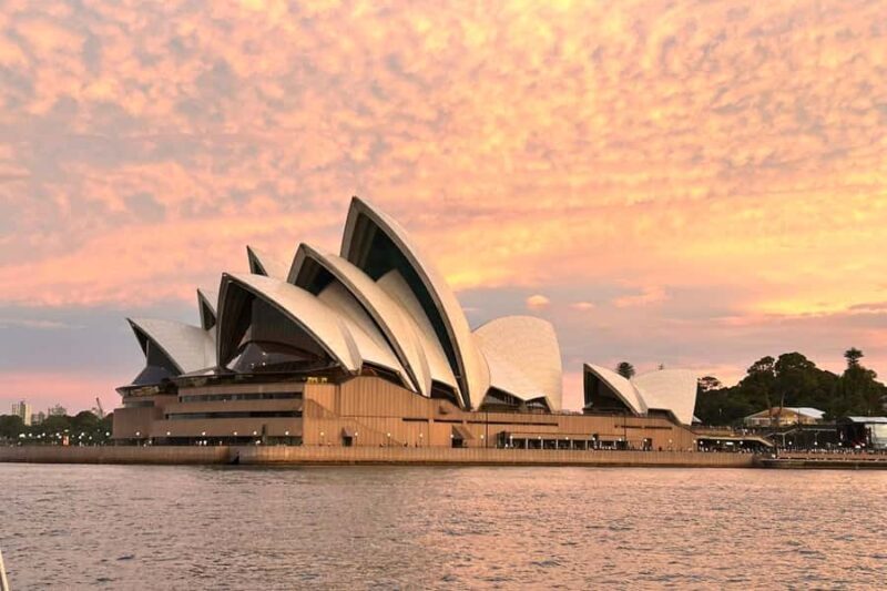 Sydney: Golden Glow Sunset Harbour Cruise with 1 Drink - Key Points