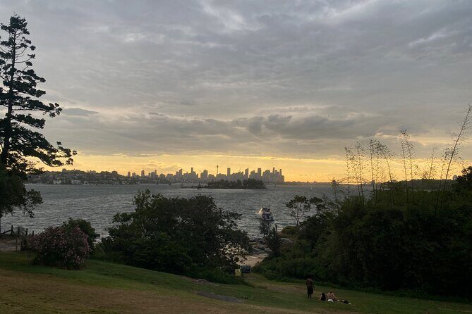 Sydney: Golden Hour City Escape with Sunset, Picnic and Photos - FAQ