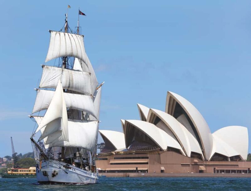Sydney Harbor: Theatrical Pirates Cruise - Introduction
