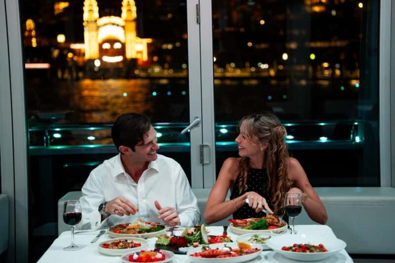 Sydney Harbour: Glass Boat Signature Dinner Cruise - Key Points