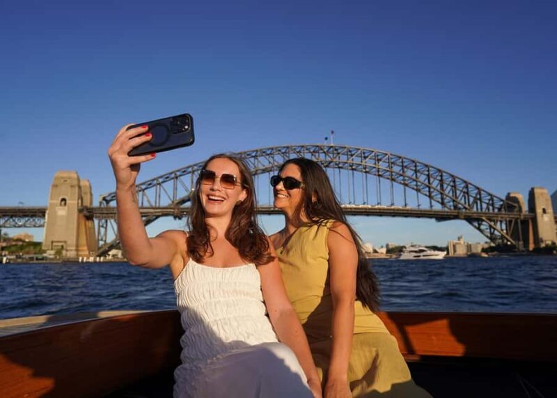 Sydney Harbour Iconic Sunset Selfies Tour - The Sum Up
