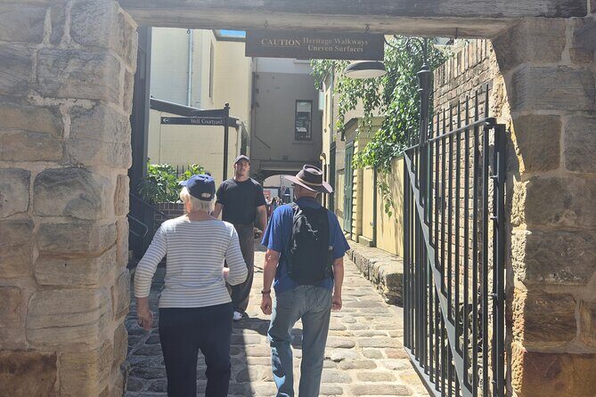 Sydney Highlights Walking Tour: Bridge Rocks House - An In-Depth Look at the Sydney Highlights Walking Tour