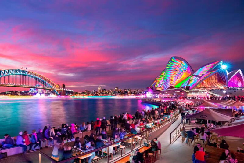 Sydney: Premium Catamaran Vivid Cruise with Welcome Drink - Setting Sail on a Sydney Harbour Light Show