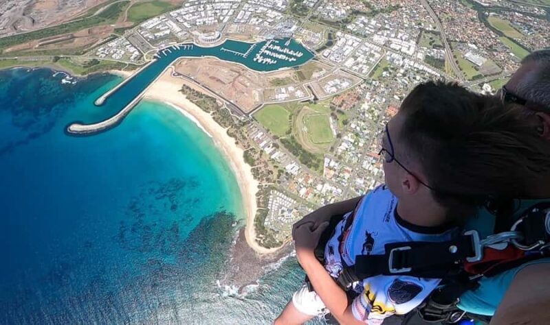 Sydney, Shellharbour: 15,000ft Tandem Beach Skydive - An Honest Look at the Skydiving Experience