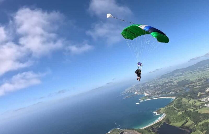 Sydney, Shellharbour: 15,000ft Tandem Beach Skydive - Who Will Love This Skydiving Tour?