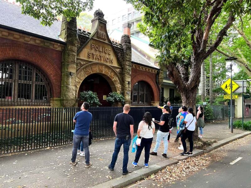 Sydney: Slum & Crime Scene History Tour with Colonial Pub - An In-Depth Look at the Crime & Shadows of Sydney