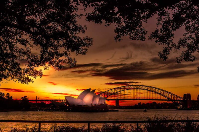 Sydney: Sydney Harbour Sunset Photo Tour & Cruise - An Authentic Look at the Sydney Harbour Sunset Photo Tour & Cruise