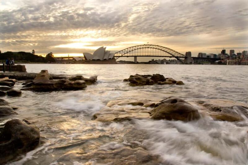 Sydney: Sydney Harbour Sunset Photo Tour & Cruise - The Experience: Pros and Cons