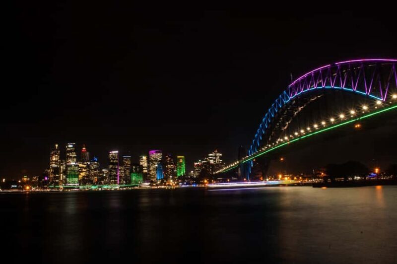 Sydney: Vivid Festival of Light Harbor Cruise with Dinner - FAQs