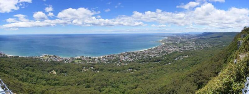 Sydney: Wollongong, Macquarie Pass, and Waterfalls Tour - A Tasty Interlude at Robertson Pie Shop