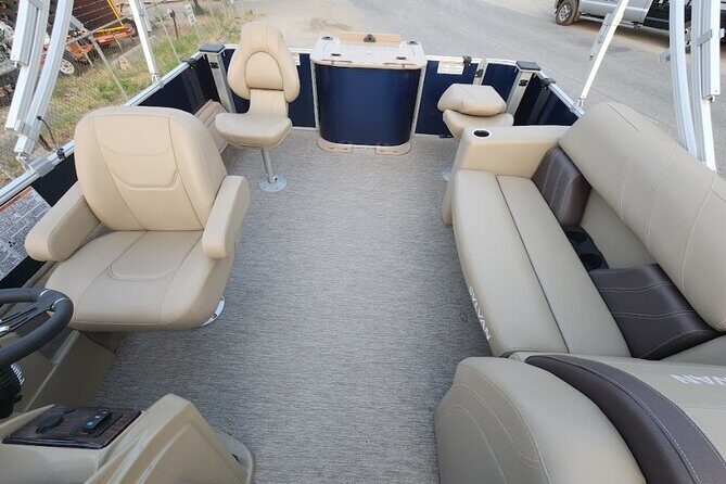 Sylvan Mirage Party Pontoon Boat Rental - Key Points
