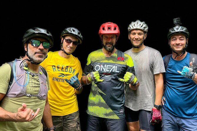 Tahiti excursion adventure circuit MTB MTB E-Bike private valley - The Experience with Guides