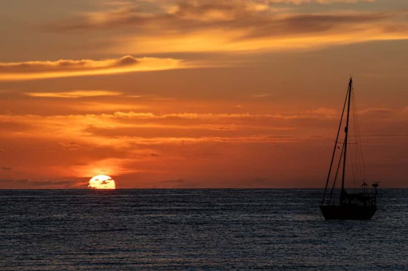 Tahiti island: Sunset cruise - The Allure of Tahiti’s Sunset