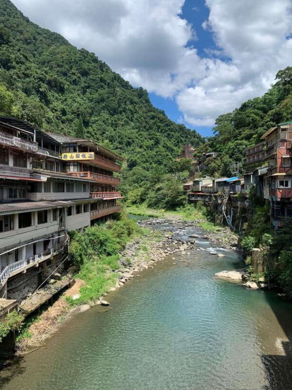 Taipei: 8 Hours Private Day Tour in Wulai with Benz Vito - An In-Depth Look at the Wulai Tour Experience