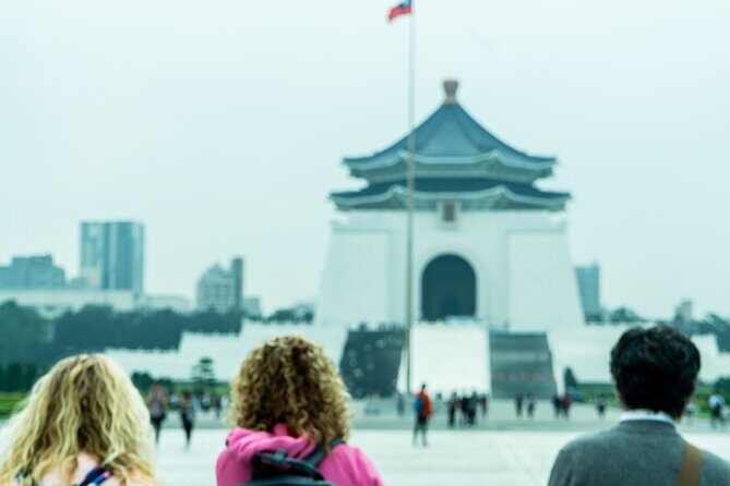 Taipei: Book A Local Host For 6 Hours - Key Points