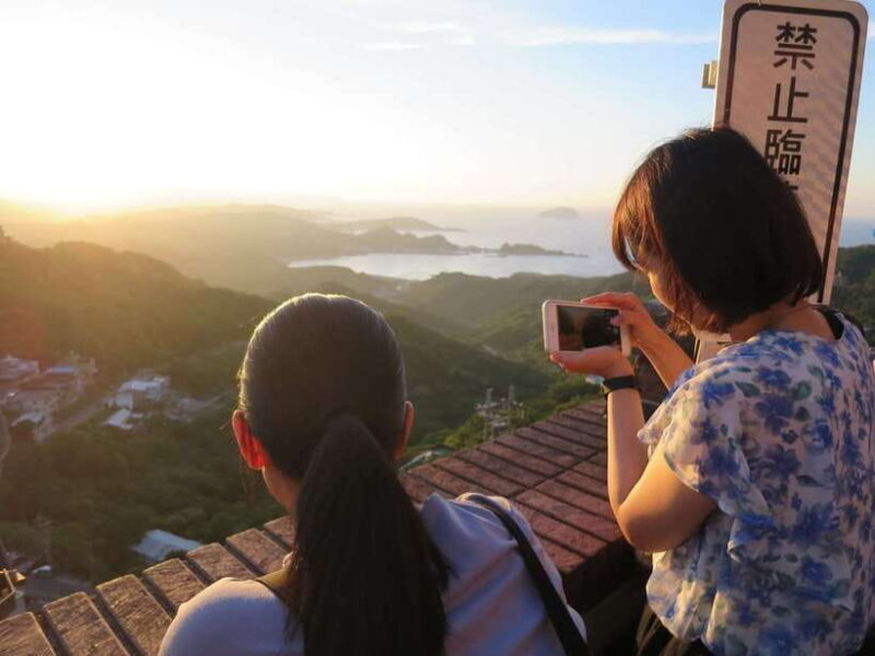 Taipei: Private City Sightseeing Tour with Driver - Key Points