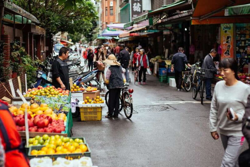 Taipei: Private Food Tour 10 Tastings with Locals - The Guide Experience