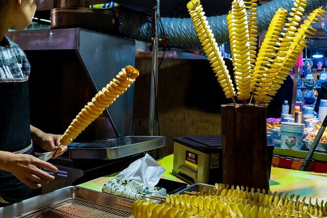 Taipei Street Food & Night Market Tour with a Local: Private & Custom - Who Should Consider This Tour?