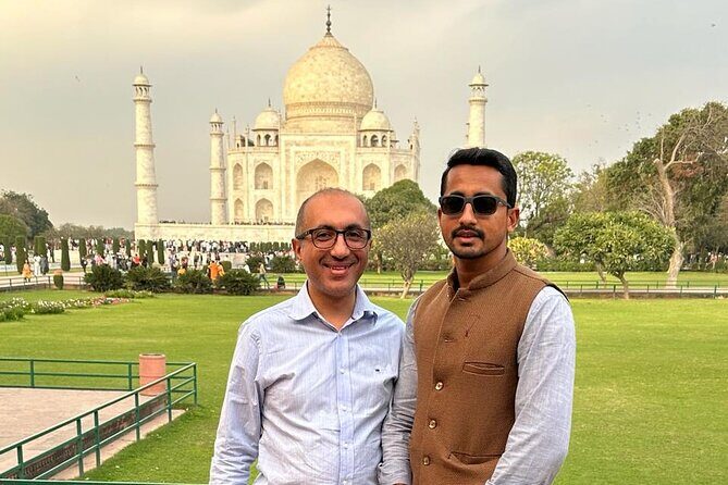Taj Mahal, Agra fort and Baby Taj Day Tour From Delhi by Car - Stop 2: Lunch at a 5-Star Hotel in Agra