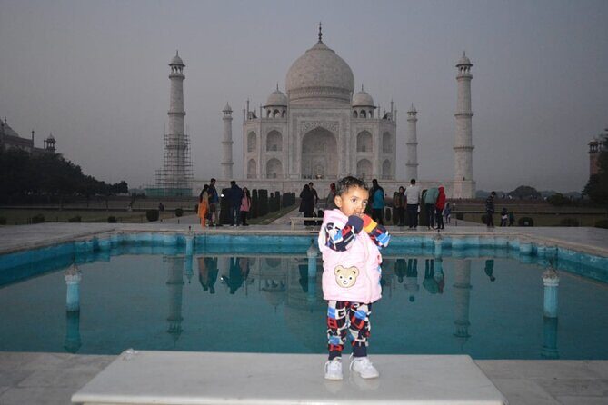 Taj Mahal, Agra Fort & Baby Taj same Day Tour from Delhi by Car - Exploring the Fort: A Red Stone Marvel