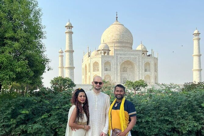 Taj Mahal, Agra Fort & Baby Taj Tour from Delhi- All Inclusive - FAQs