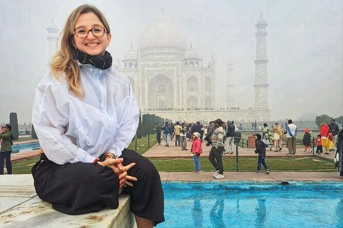 Taj Mahal, Agra Fort & Baby Taj Tour from Delhi with Meal - Lunch at a Luxury Hotel