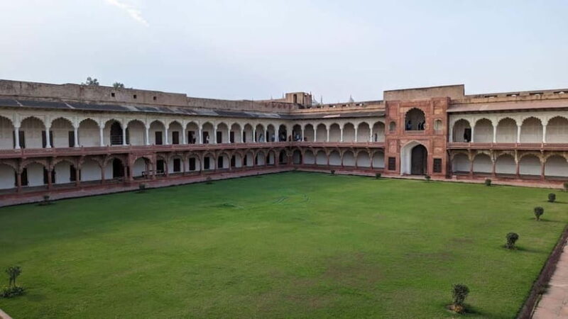 Taj Mahal & Agra Fort Tour with Skip the line & 5*Lunch - FAQs
