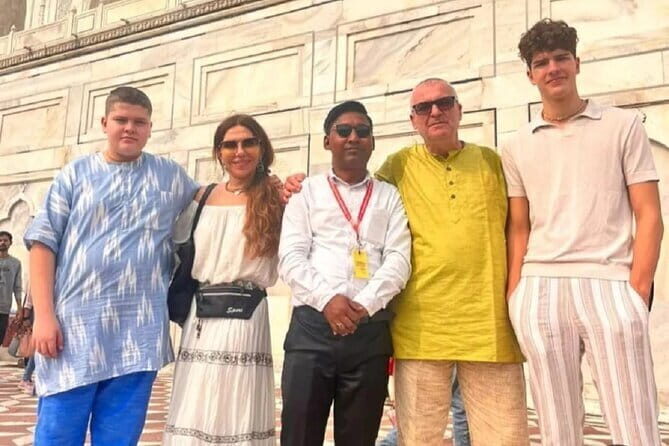 Taj Mahal and Mausoleum Private Guided Tour with Express Entry - Key Points