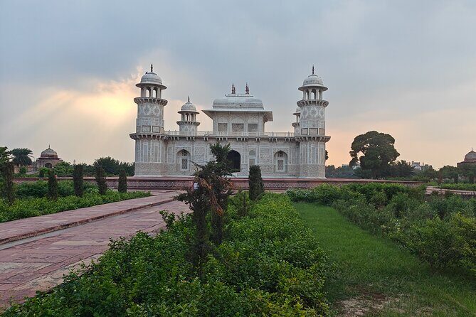 Taj Mahal Day Tour From Delhi by Car - The Itinerary: A Well-Structured Journey