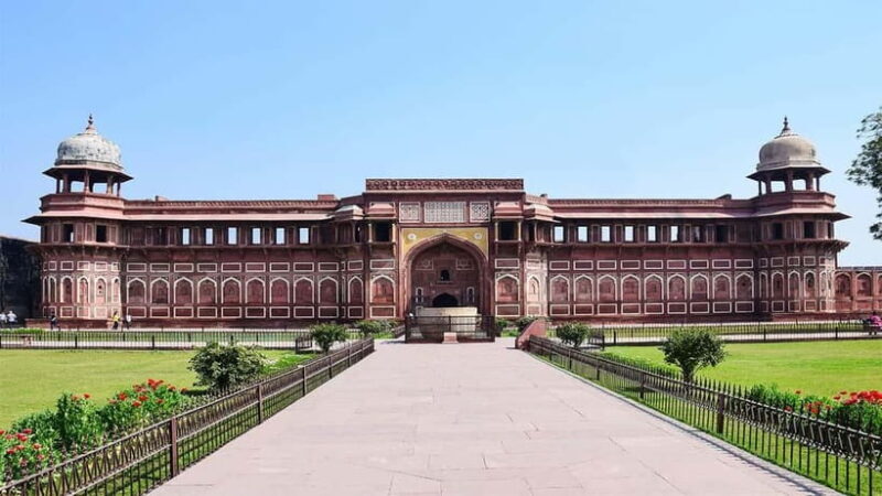 Taj Mahal: Guided Tour with Professional Photoshoot - Key Points