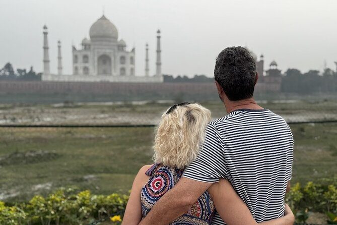 Taj Mahal Luxury Tour By SUPERFAST Train From Delhi - Key Points
